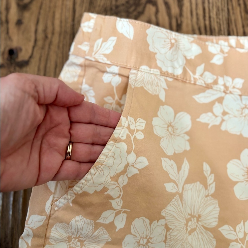 Jachs Girlfriend Floral Shorts Terracotta Tropical - Picture 2 of 6